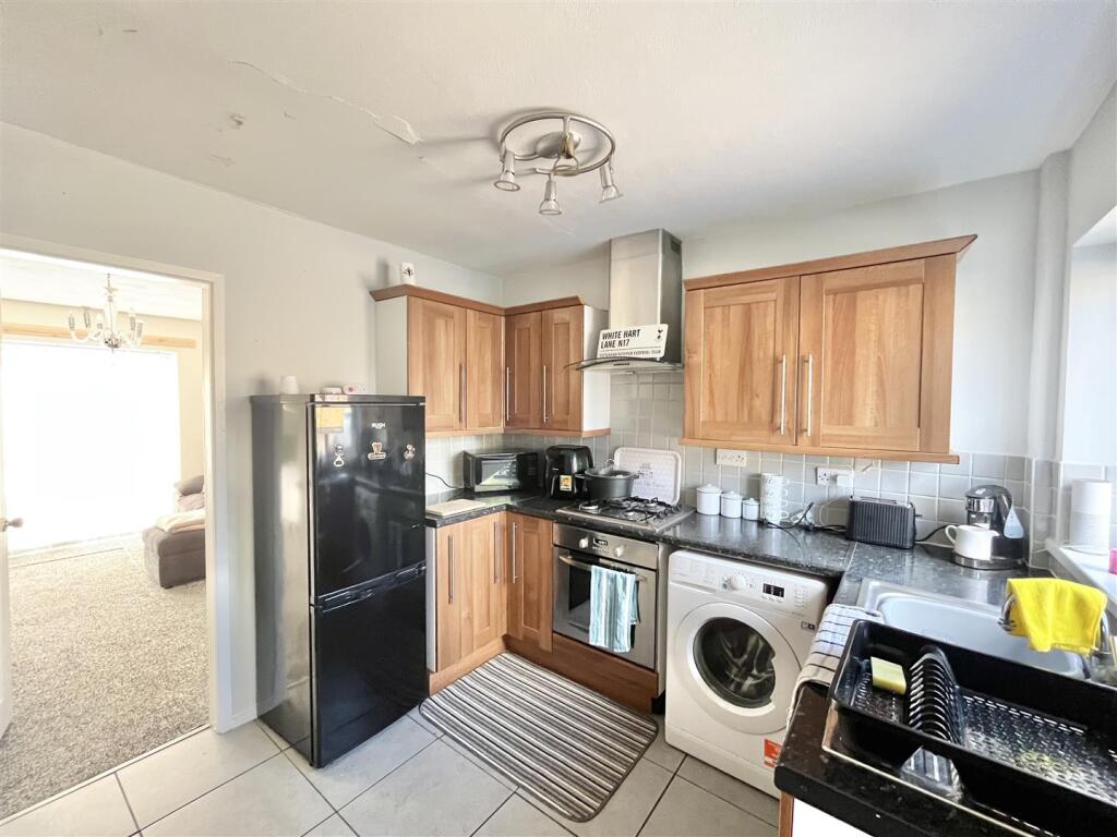 Sherwood Road, Rainworth, Mansfield - View 2