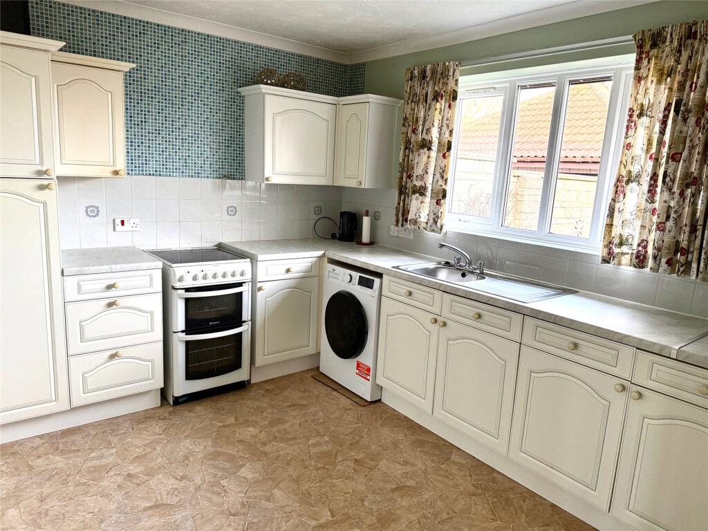 House in Midsomer Norton, Norton Hill - View 5