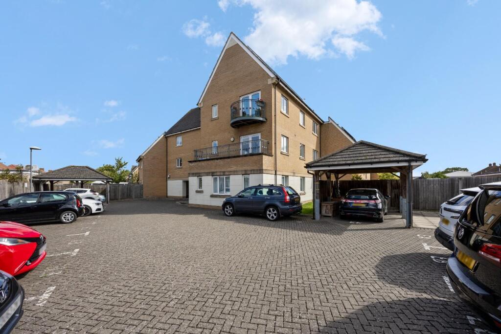 2-bed flat on Finnegan Lodge, 39 Varcoe Gardens, Hayes, £305,000