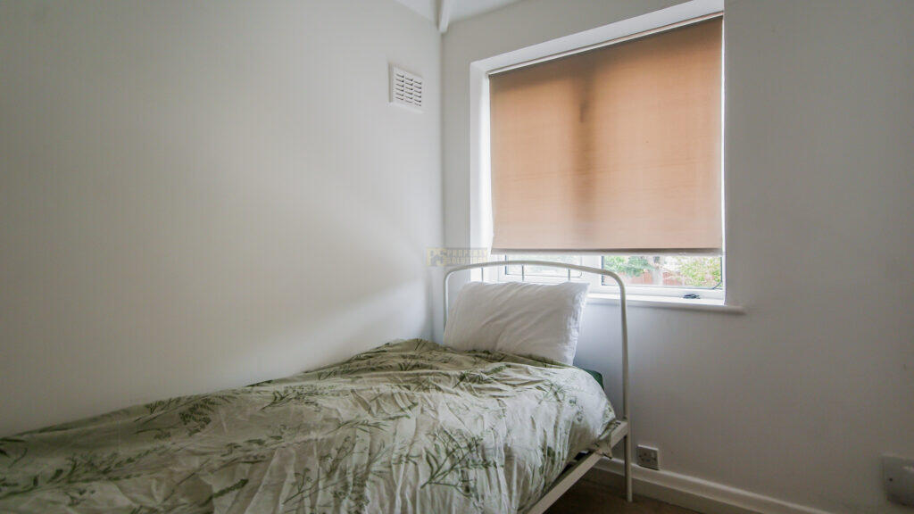 4 bedroom semi-detached house for rent