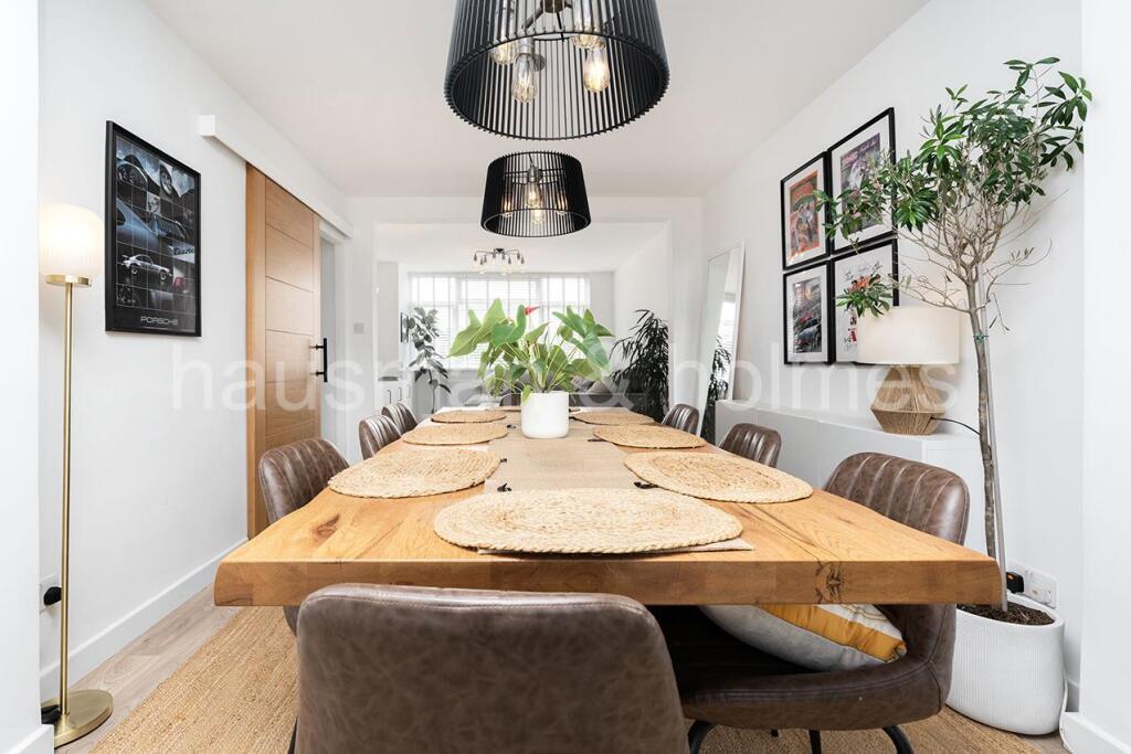 House in London, Hendon Central - More
