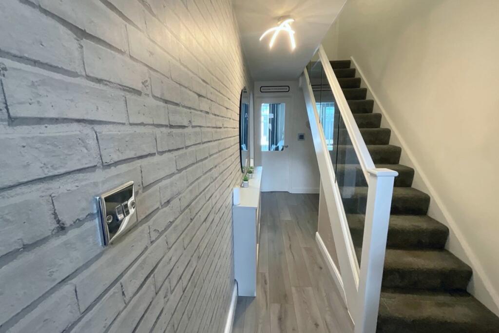 House in Sheffield, South Yorkshire - View 3
