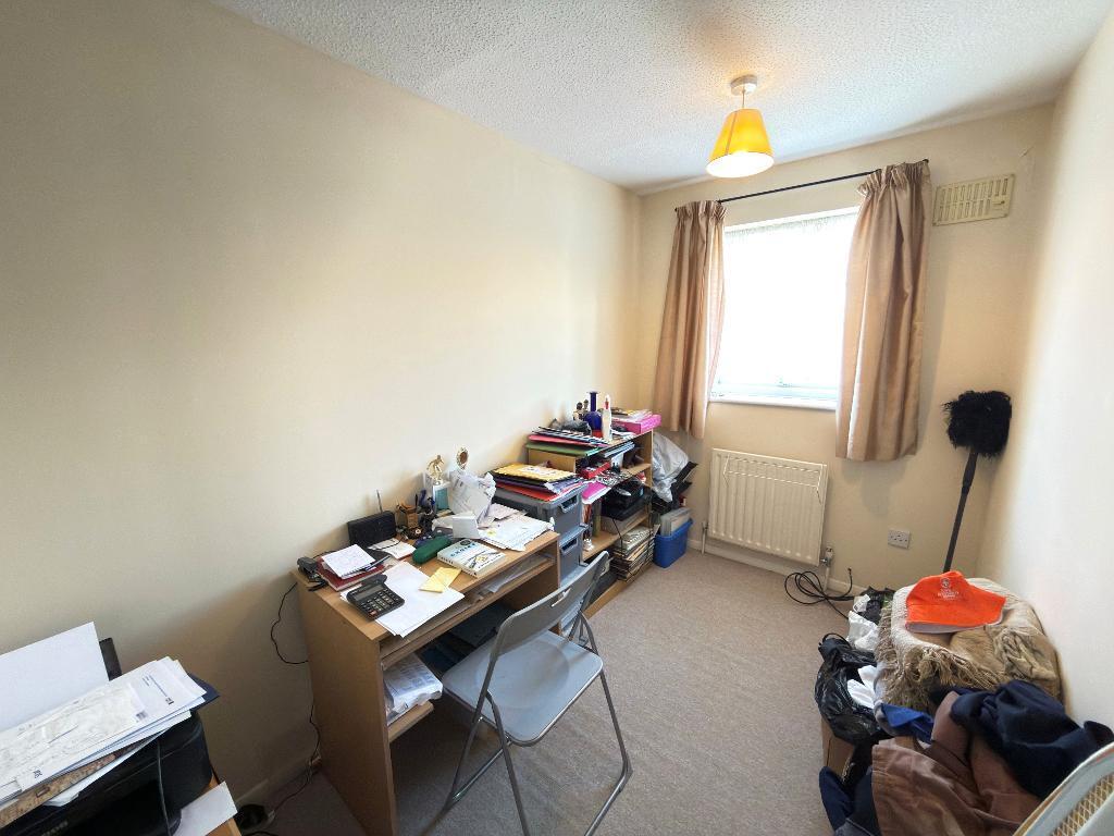 House in Luton - More