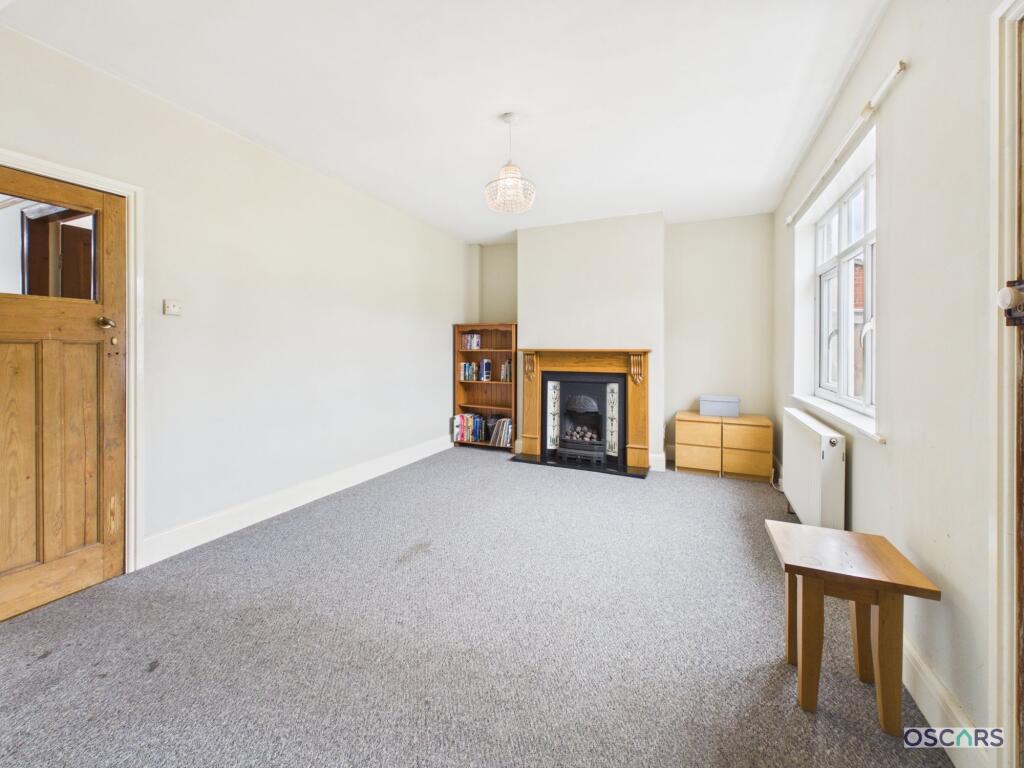 House in Hull - View 4