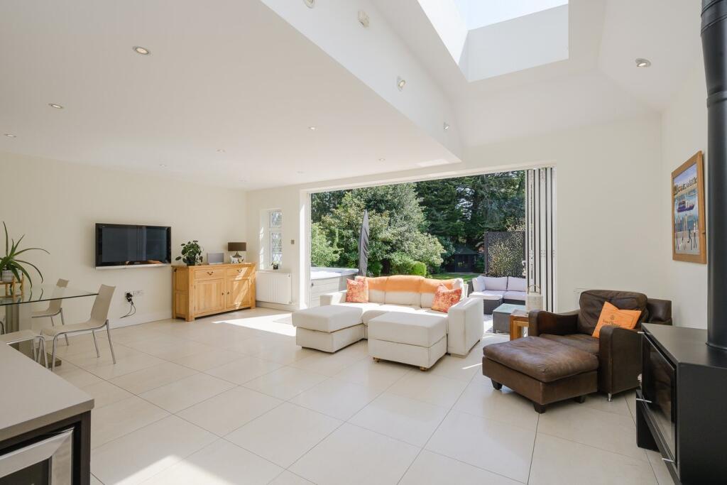 Heath Ridge Green, Cobham, KT11 - View 4