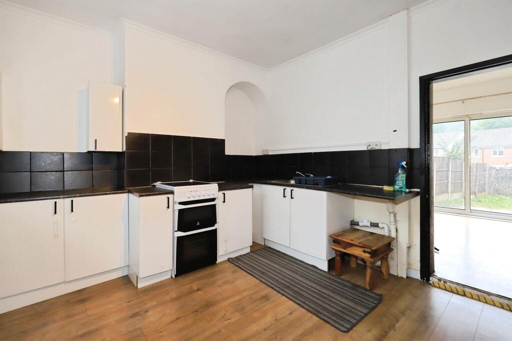 House in Dudley - View 3