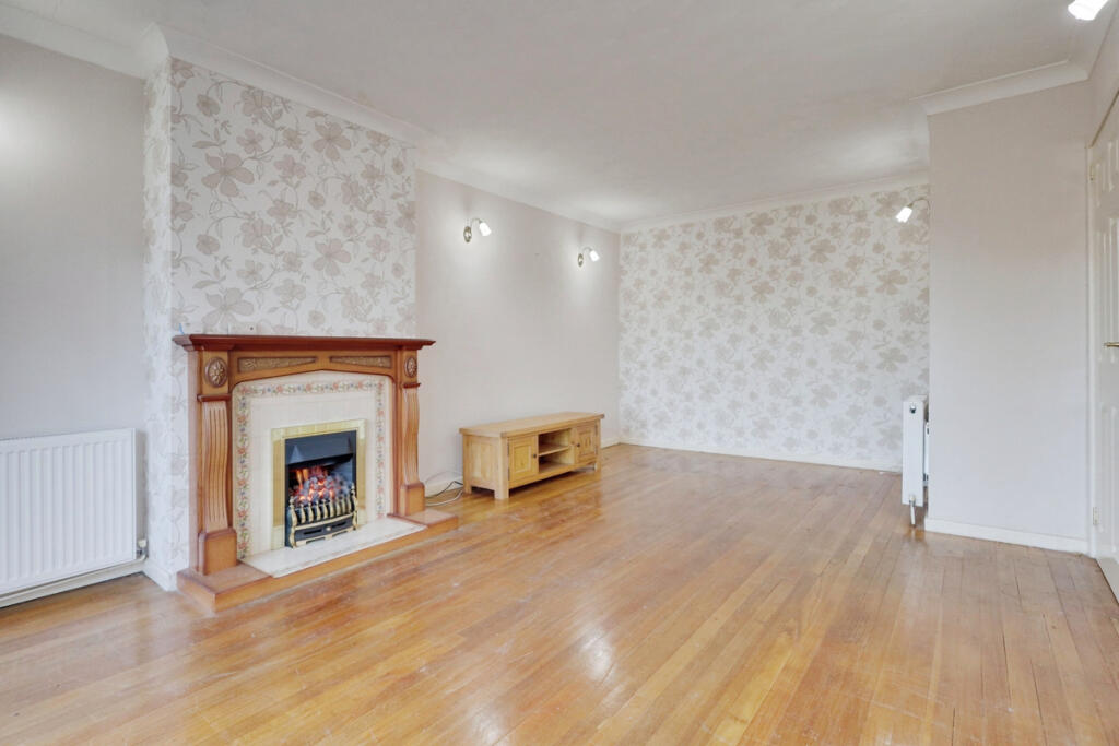 53, Dering Crescent, Leigh-on-sea, SS9 photo 3