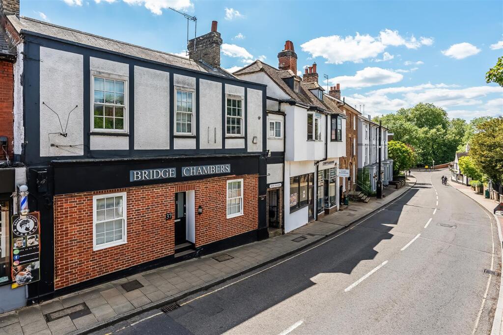 Main image of property: BRIDGE STREET, LEATHERHEAD, KT22