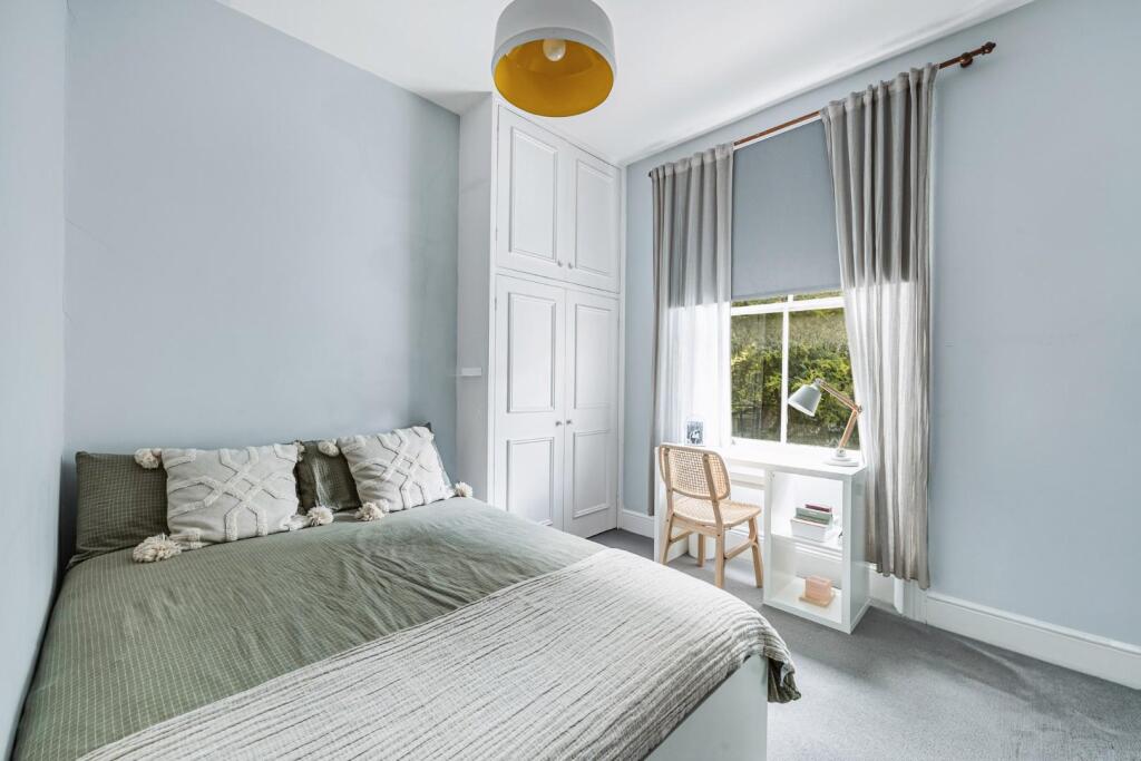Apartment in London, West Kensington - View 5