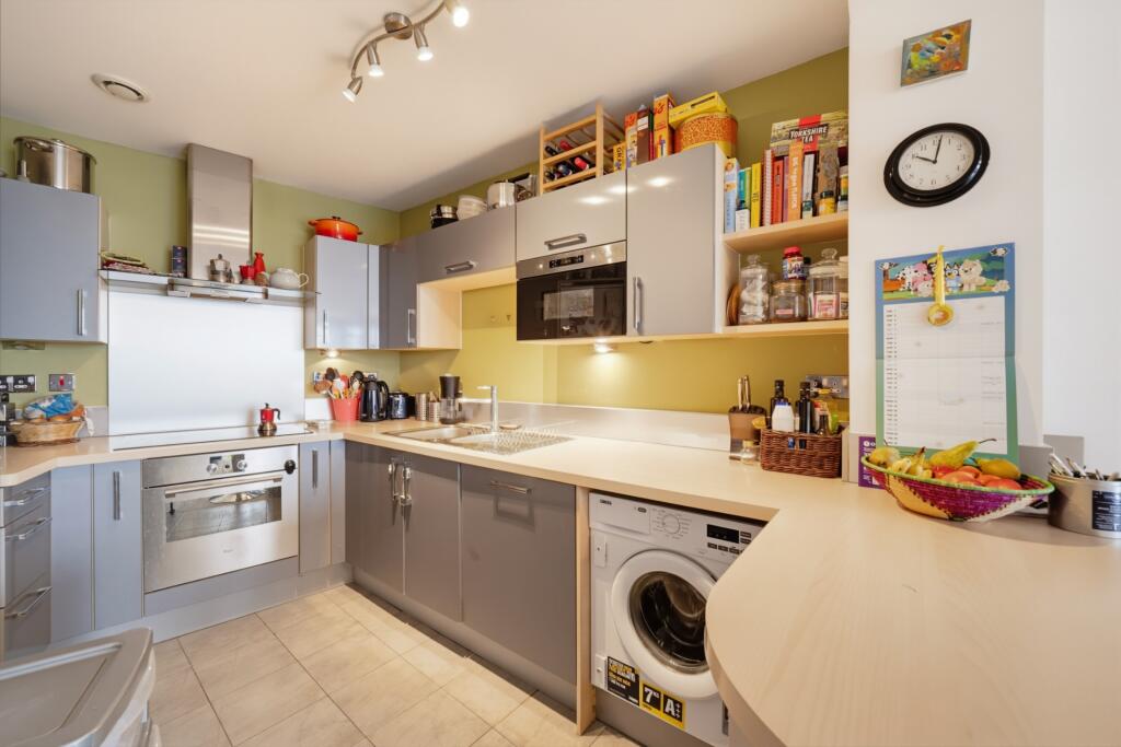 Apartment in London - View 3