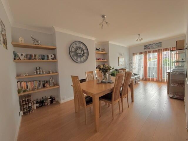 Hythe Field Avenue, Egham, Surrey, TW20 photo 4