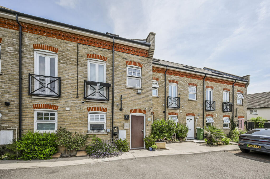 Main image of property: Glen Mews, Walthamstow, London, E17