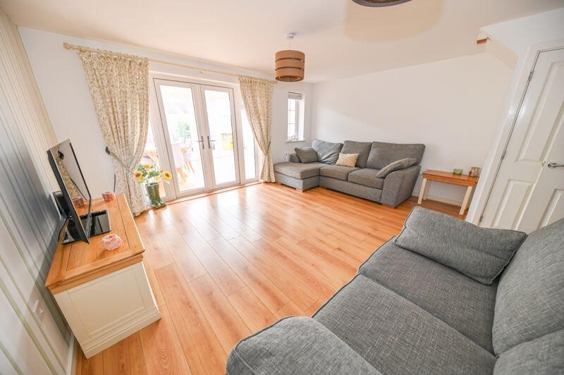 House in Clanfield - View 4
