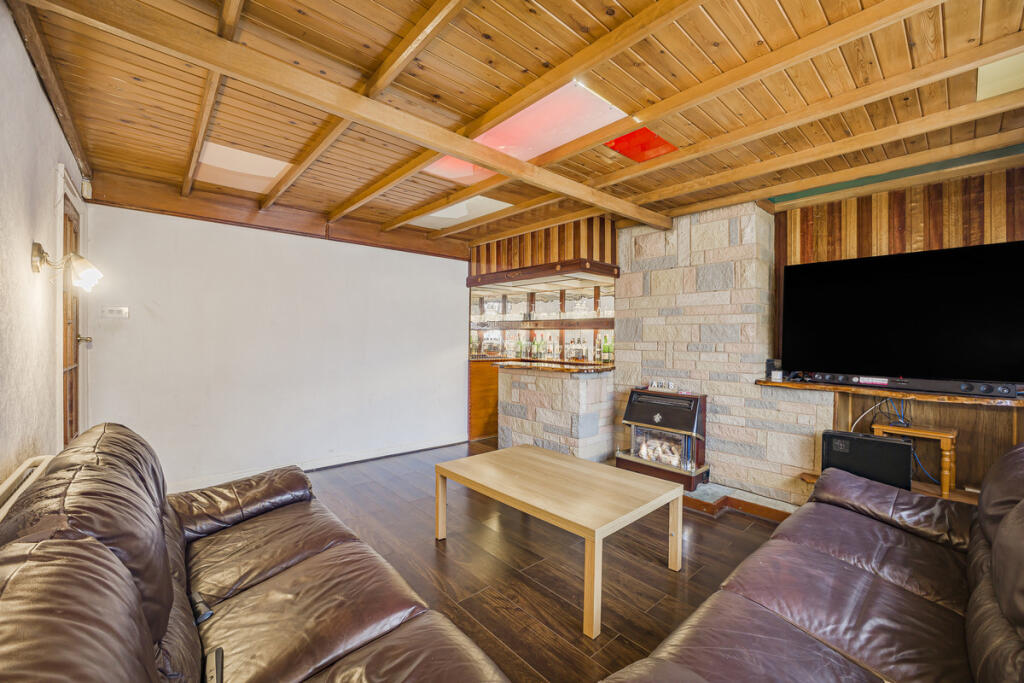 House in Dudley, Sedgley - View 5