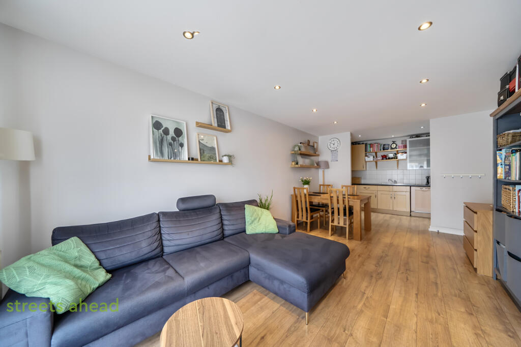 Main image of property: Pavement Square, Croydon, CR0
