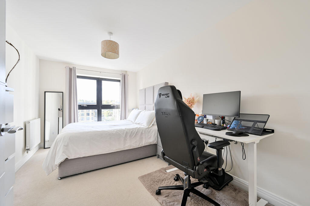 Apartment in Welwyn Hatfield, Hertfordshire - More