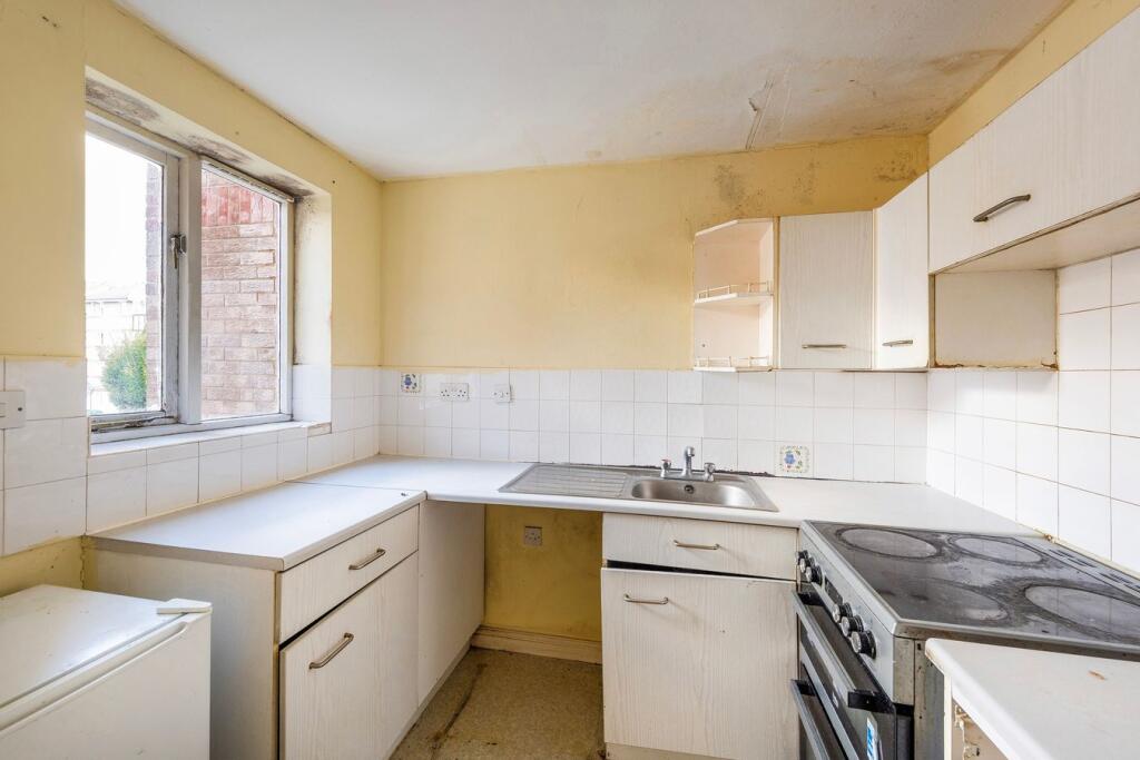 Chandlers Drive, Erith, DA8 photo 4