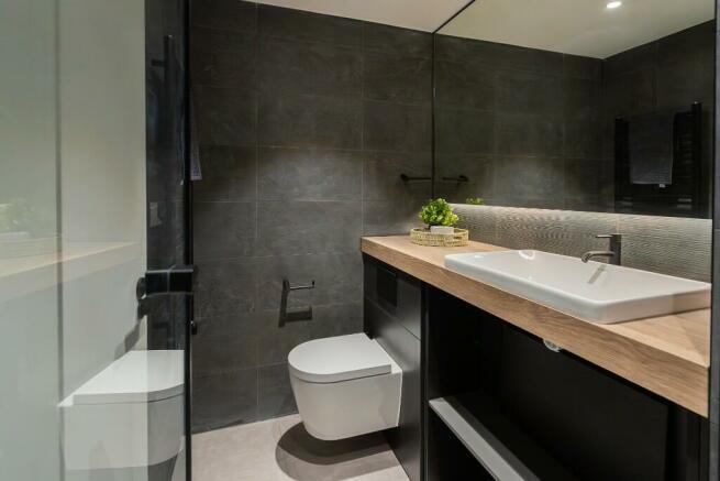 Manchester, Greater Manchester, M4 photo 4