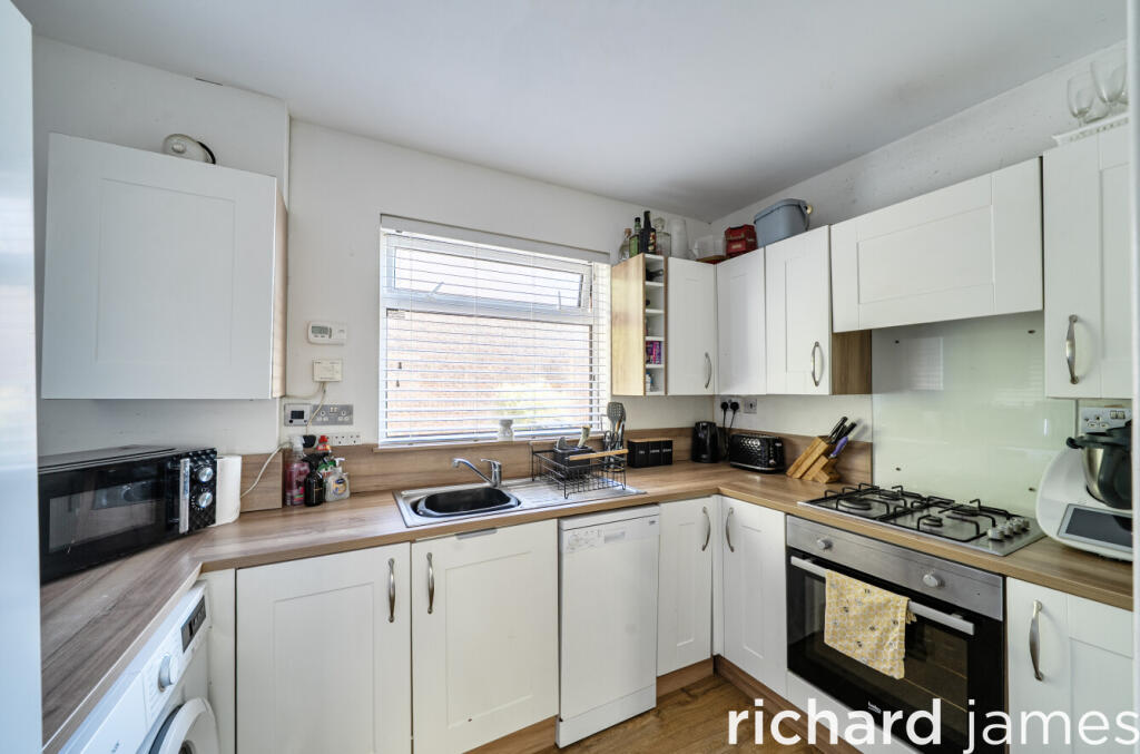 House in Swindon, Freshbrook, West Swindon - View 3
