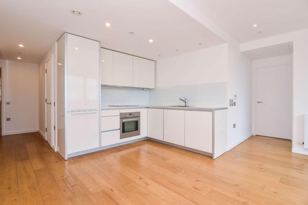 Apartment in London - View 5