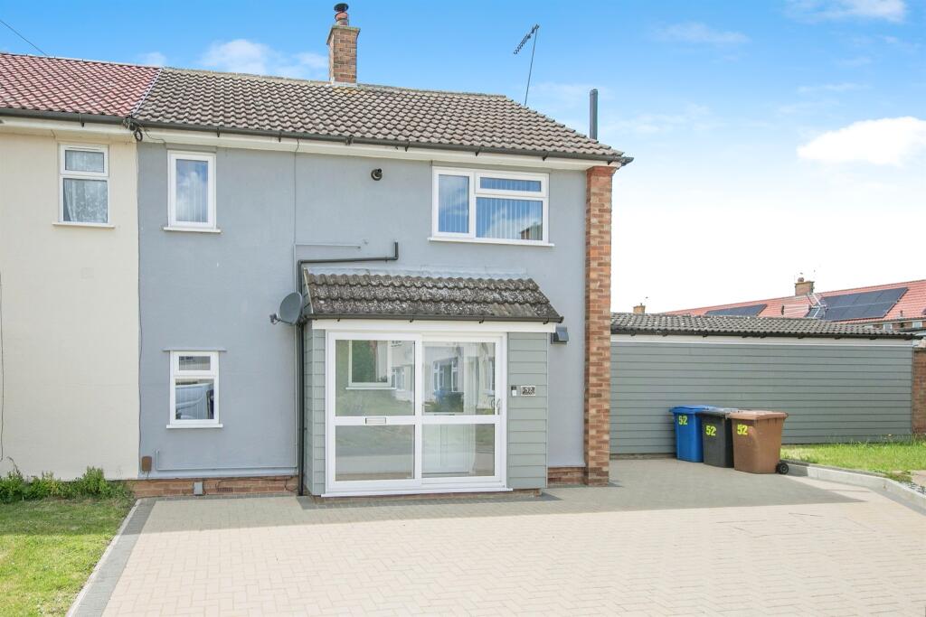4-bed terraced on Kestrel Road, Ipswich, £280,000
