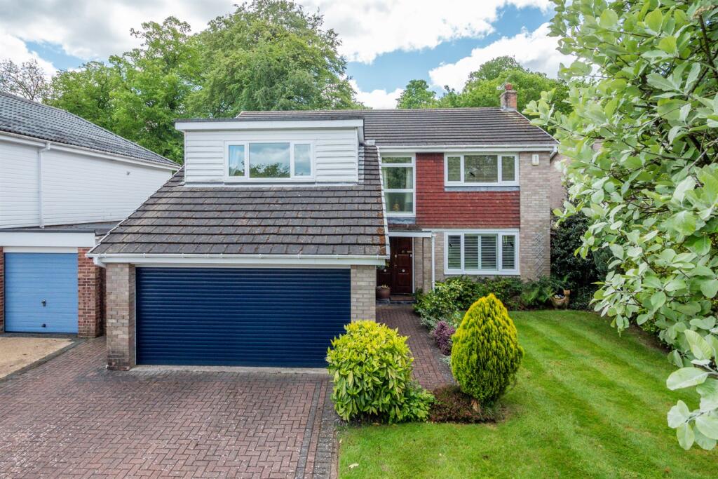 4-bed detached on Lynton Close, WA16, £675,000
