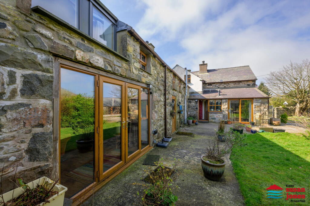 Llanaelhaearn, Caernarfon LL54 photo 2