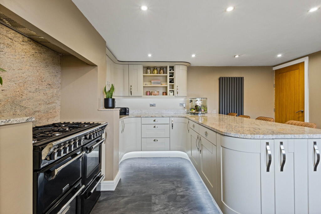 House in Wakefield - View 5