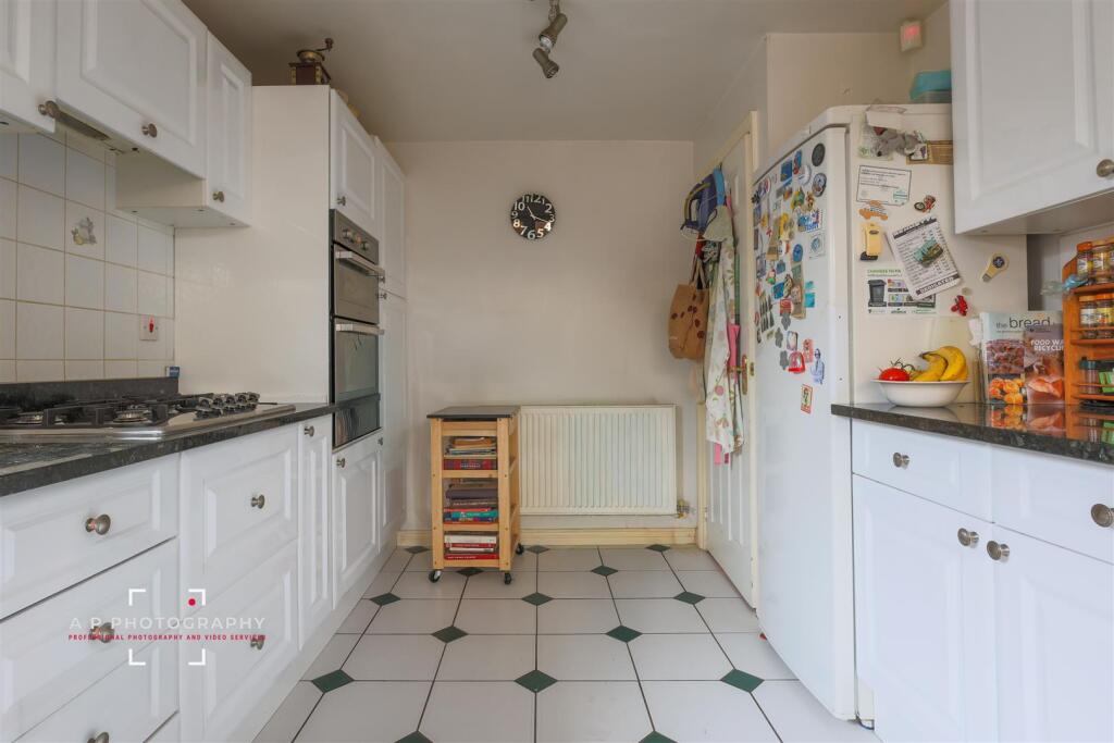 Rockingham Drive, Cheadle, Stoke-On-Trent photo 5