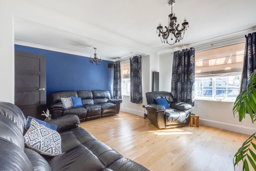 House in Sidcup, Halfway Street, Longlands - View 3