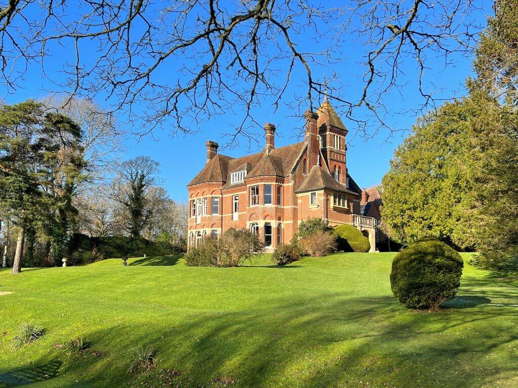 8-bed house on Sheepstreet Lane, Etchingham, £2,500,000