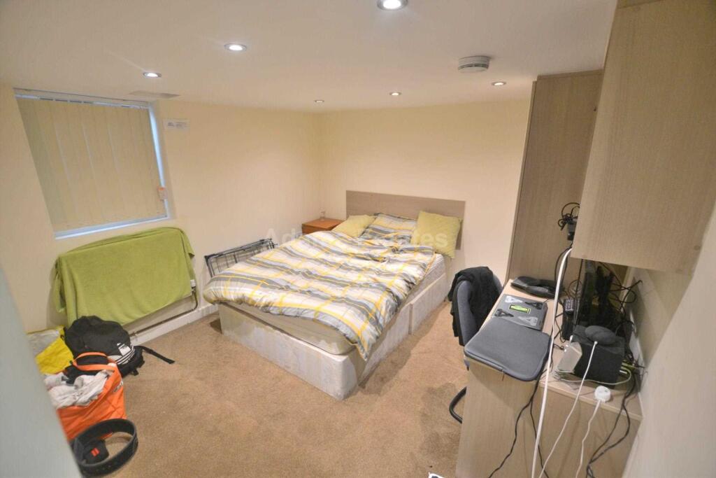 House in Reading - View 4