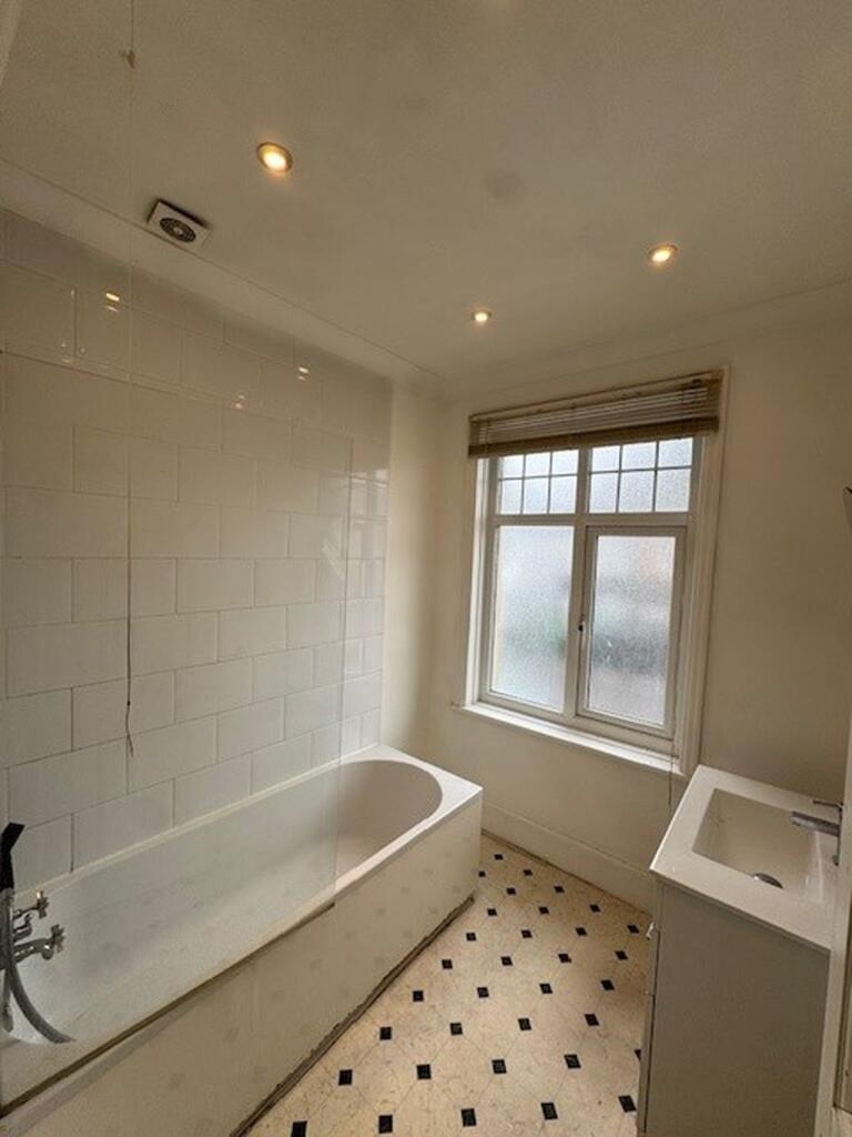 Apartment in Bournemouth - View 2