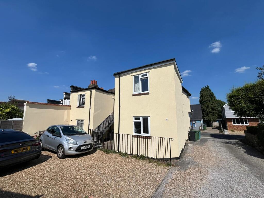 2-bed other on Rectory Lane, Ashtead, Surrey, KT21, £275,000