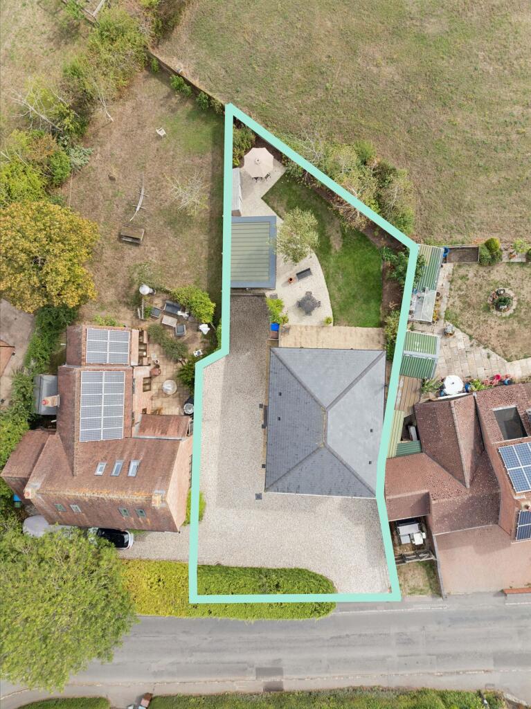 House in Oakley - View 5