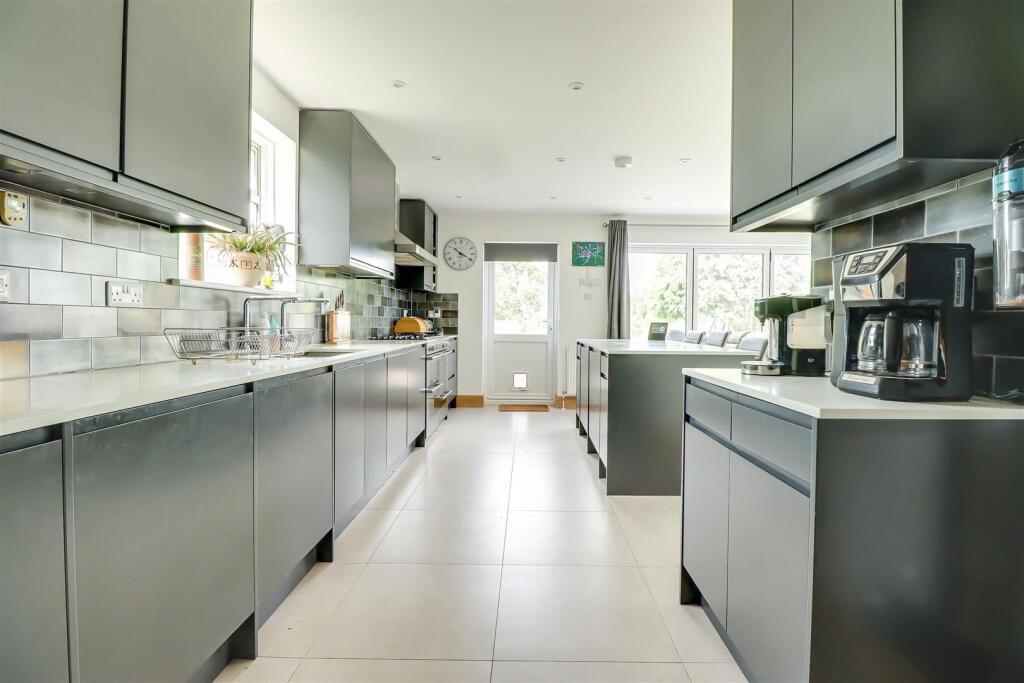 House in Southend-on-Sea, Leigh-on-Sea - View 4