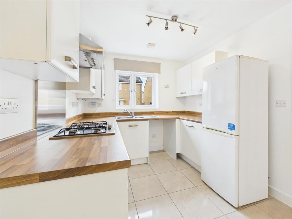 Primrose Road, Lyde Green photo 3