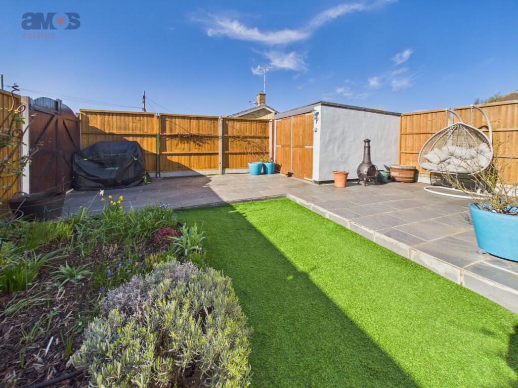 Ashingdon Road, Ashingdon, Essex, SS4 3HX photo 4