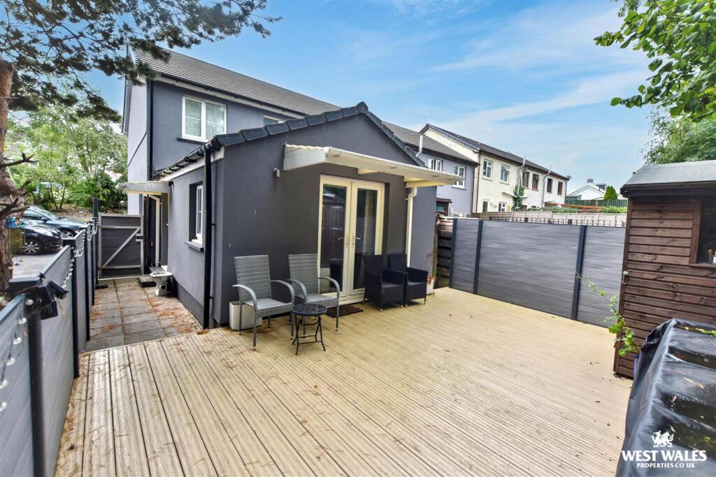 House in Pembroke Dock, Pembrokeshire - View 4