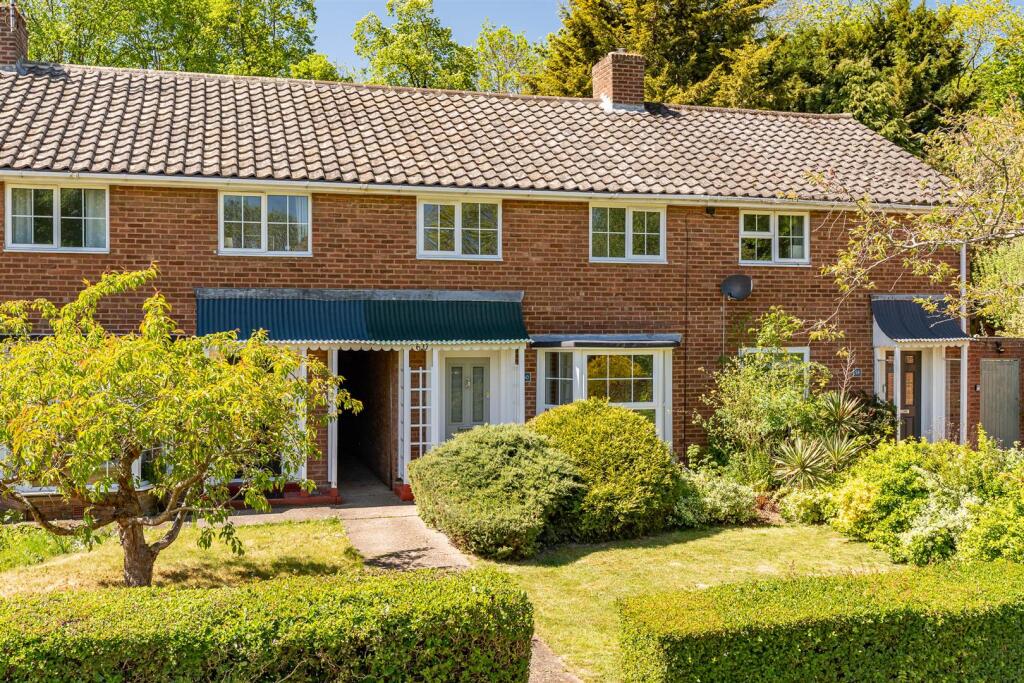 Main image of property: Chequers, Welwyn Garden City