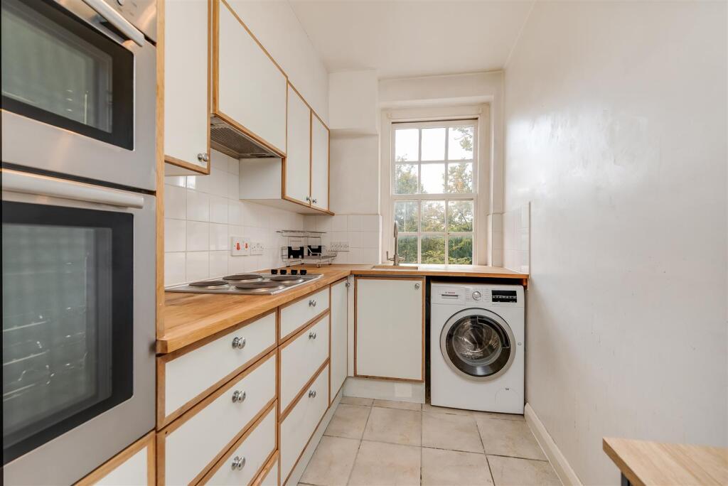 Apartment in London - View 3