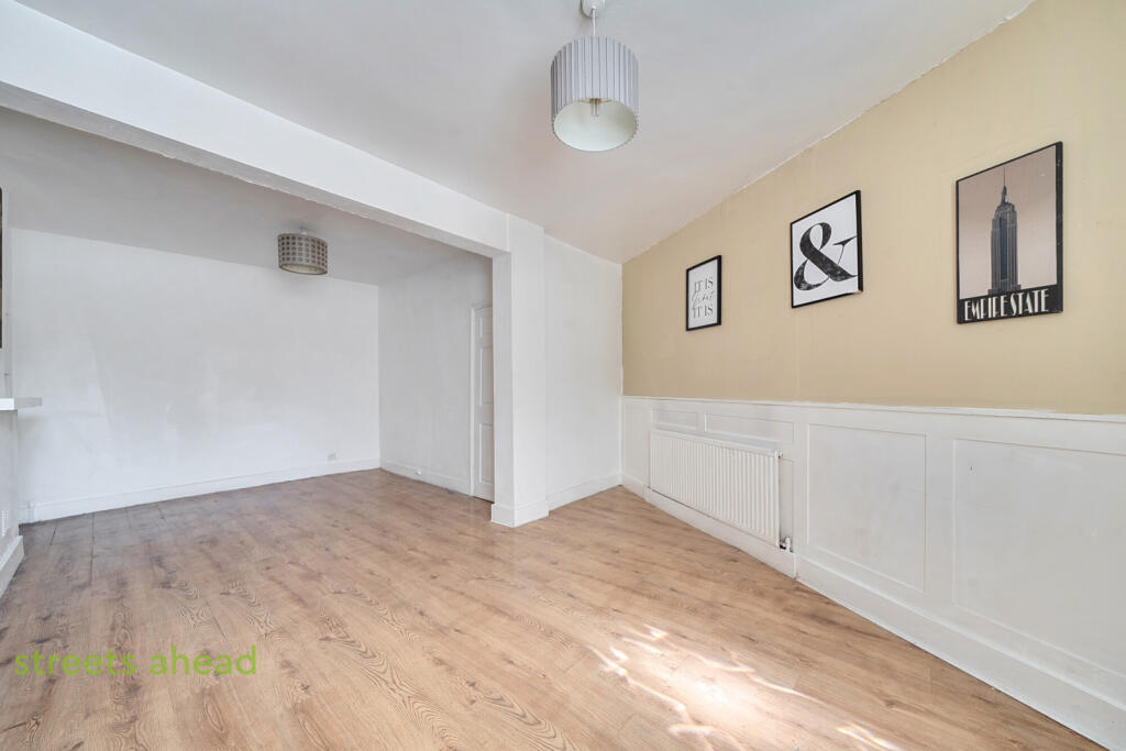 House in Croydon - View 5