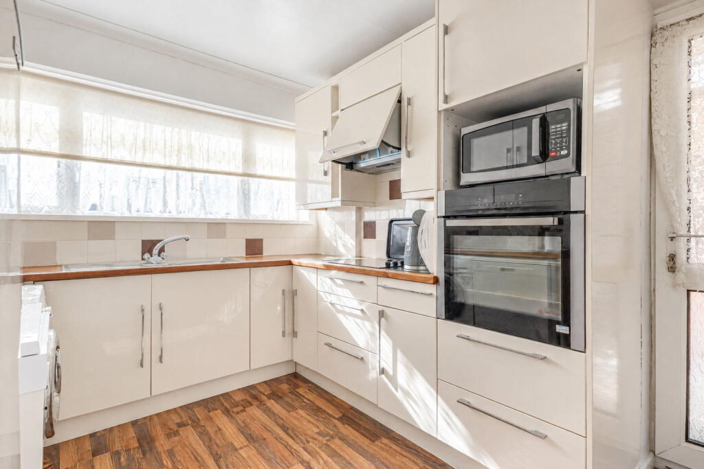 House in Warwick, Whitnash - View 3