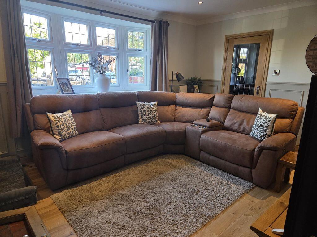 House in Madeley, Hills Lane, Sutton Hill - View 3