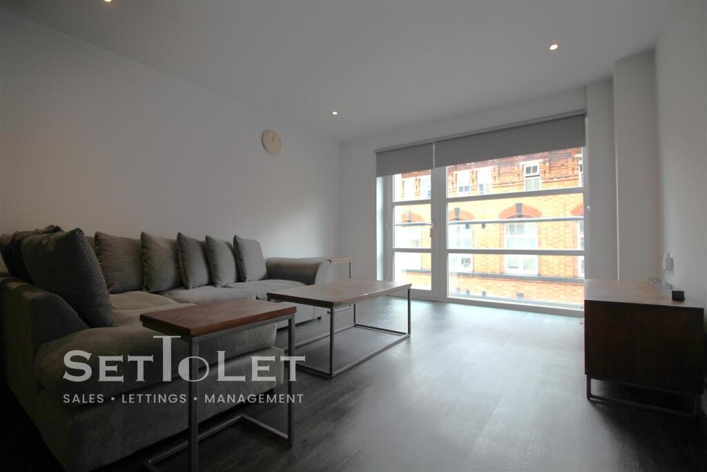 Apartment in Leicester - View 3