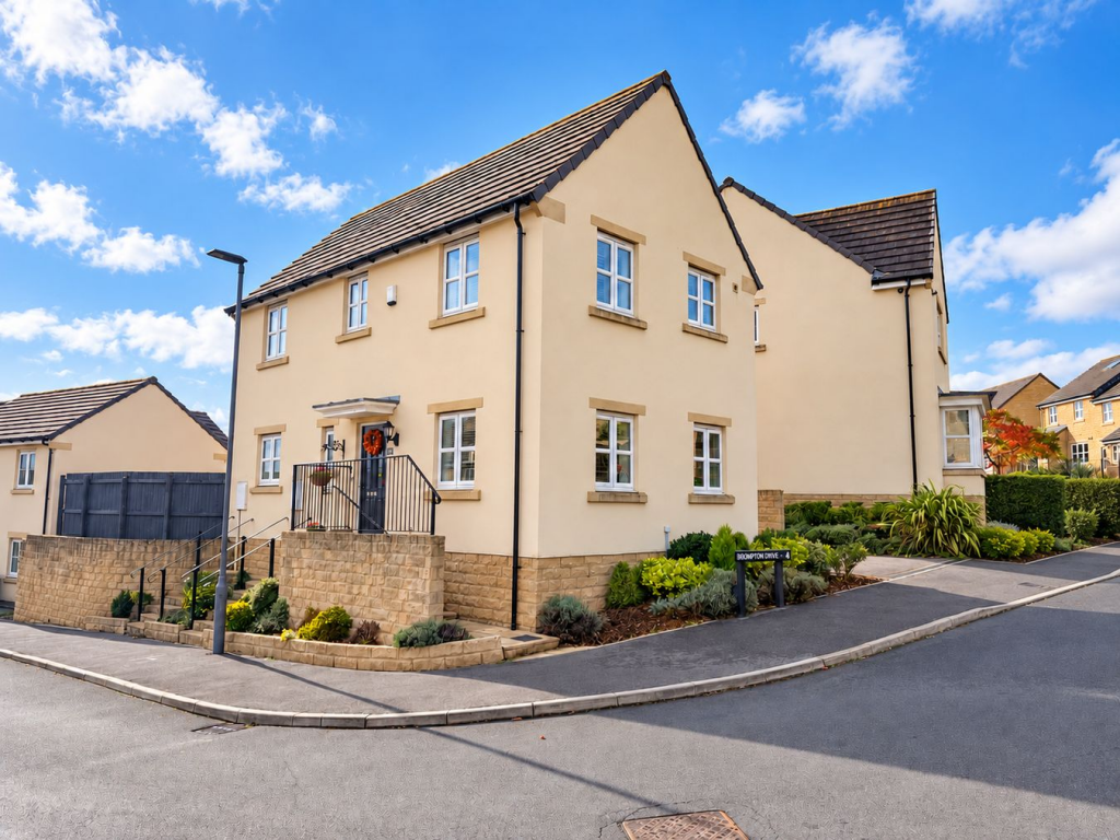 Brompton Drive, Apperley Bridge, Bradford, BD10