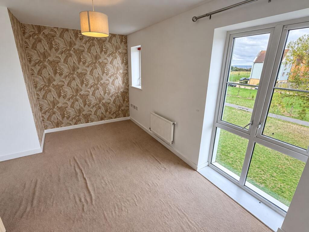 Apartment in Romford - More