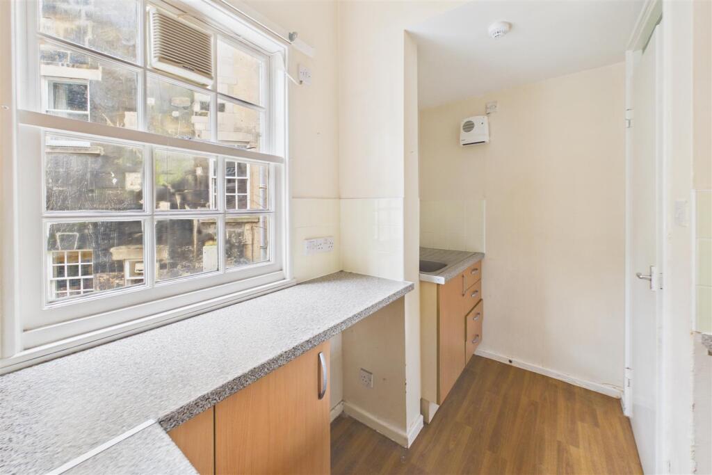 Additional image 10 of Flat | Basic Updating | BA1