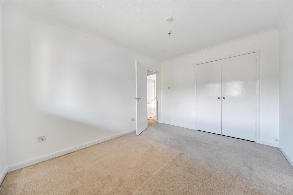 Apartment in Wimborne Minster, Dorset - View 5