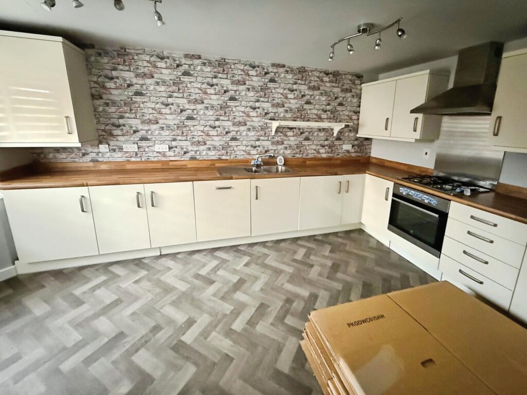 15, Navy Close, Burbage photo 2